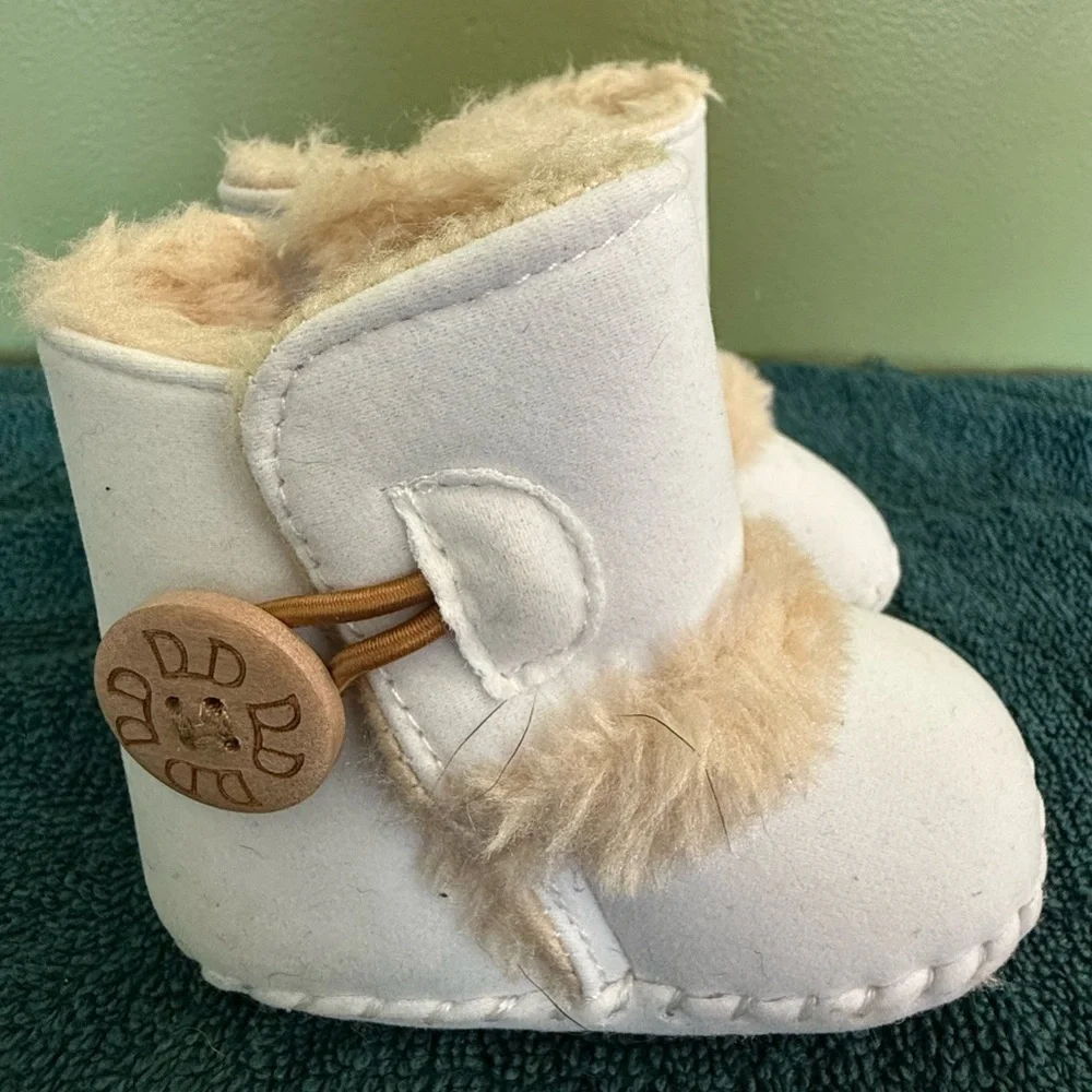 Valen Sina Infant Boots Faux Fur & Suede Ivory &‎ Tan Button Closure 4.5